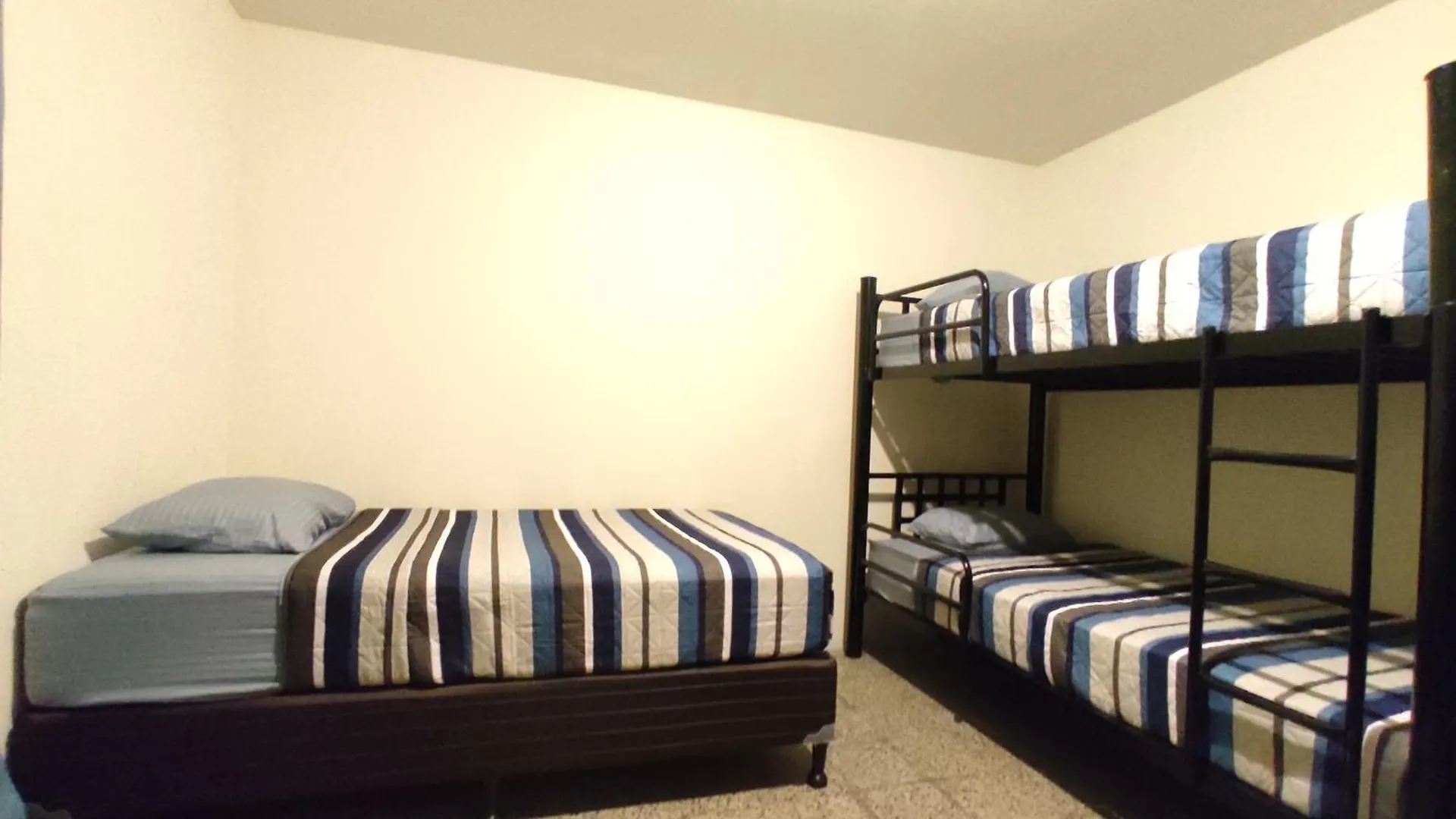 Blue Moon Hostel Antigua Pensionat