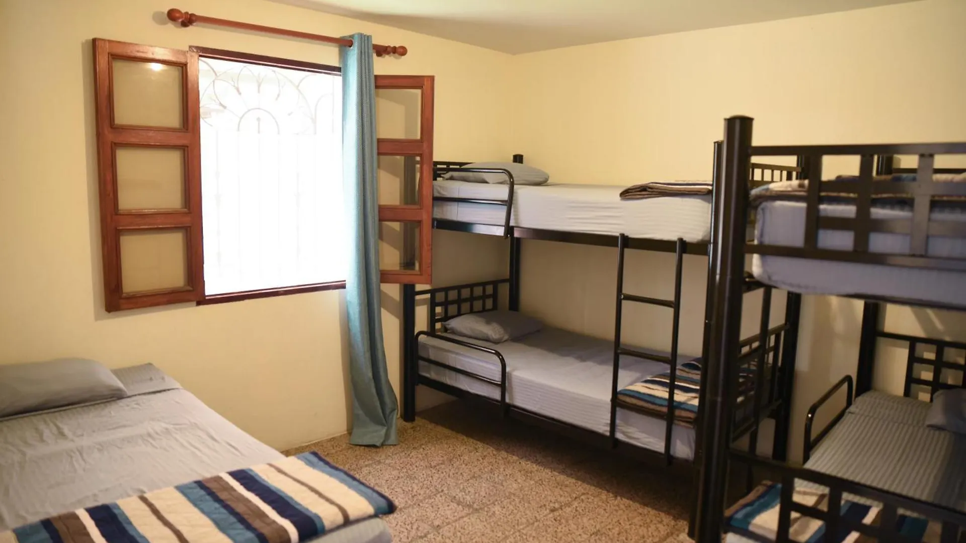 Blue Moon Hostel Antigua Guatemala