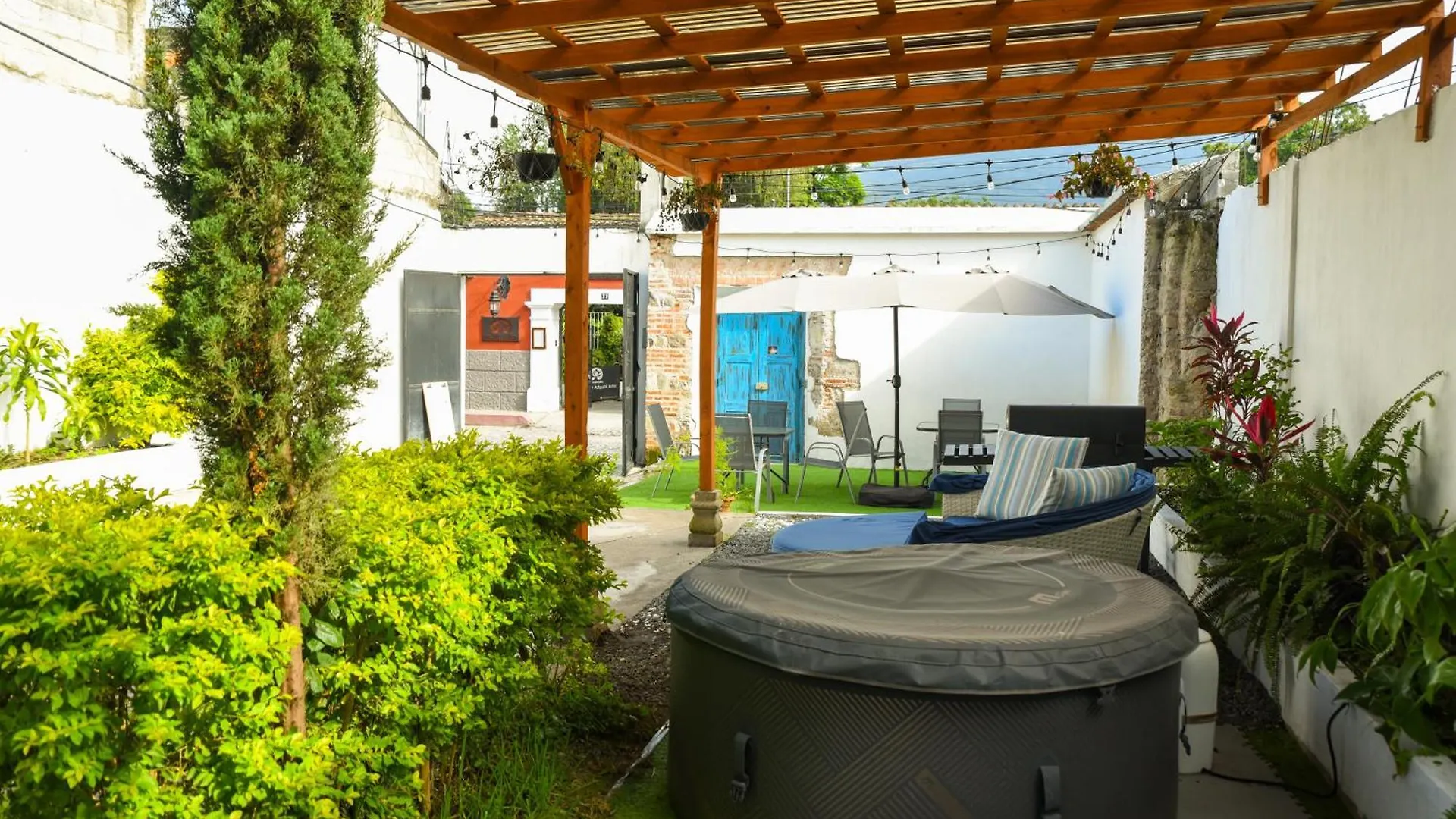 Blue Moon Hostel Antigua