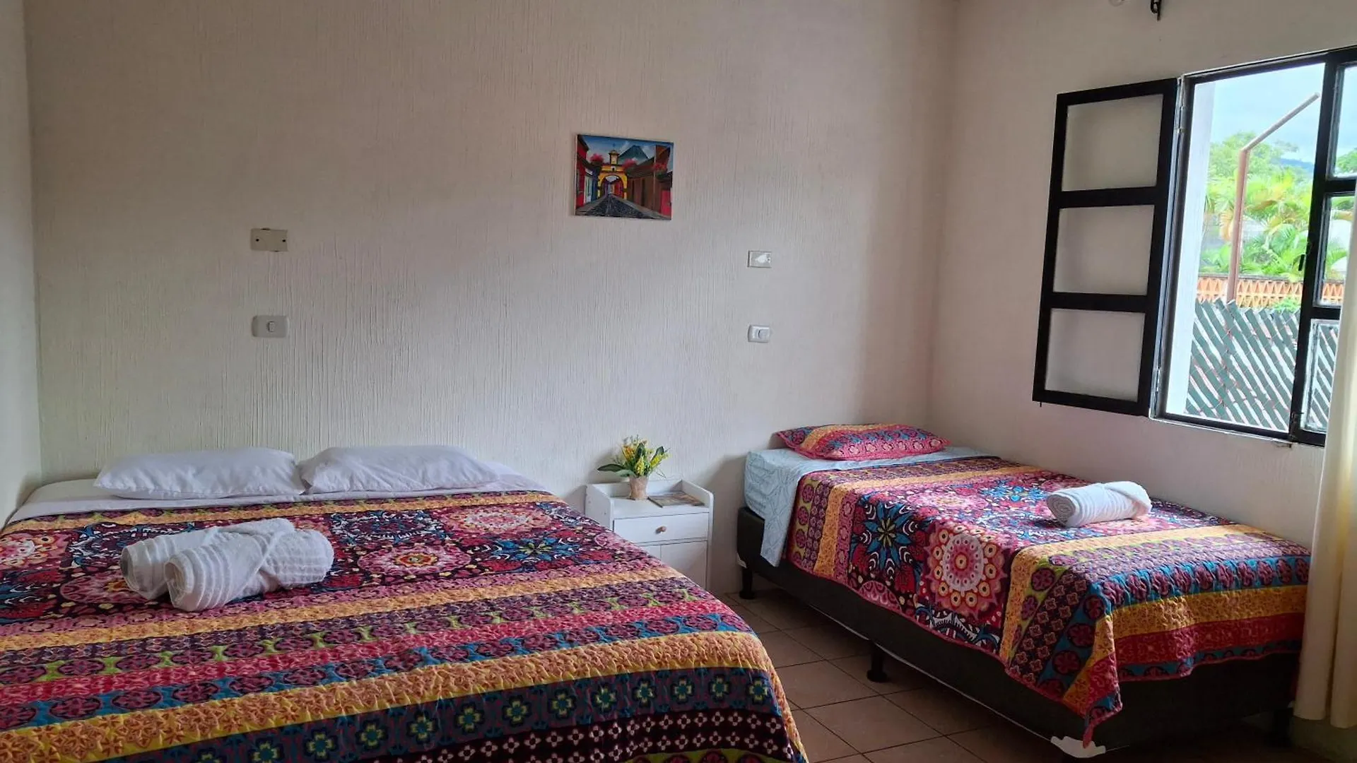 Blue Moon Hostel Antigua 0*,  Guatemala
